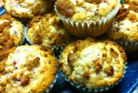 Spiced Cranberry Crumble Muffins