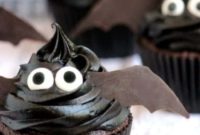 Spooktacularly Easy Bat Cupcakes