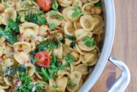 One-Pot Wonder Chickpea Kale Pasta