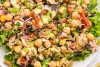Refreshing Mediterranean Tuna and Chickpea Salad