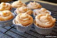 Pumpkin Perfection: Maple Cinnamon Cream Cheese Cupcakes