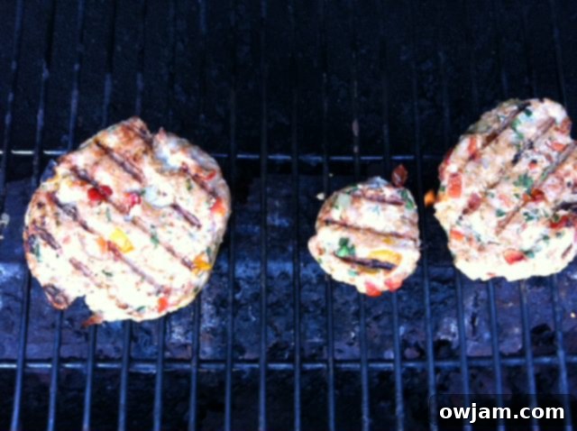 grilling - Grilled Spicy Turkey Burgers