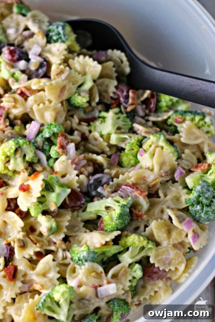 Broccoli, Grape and Bacon Pasta Salad vert wm