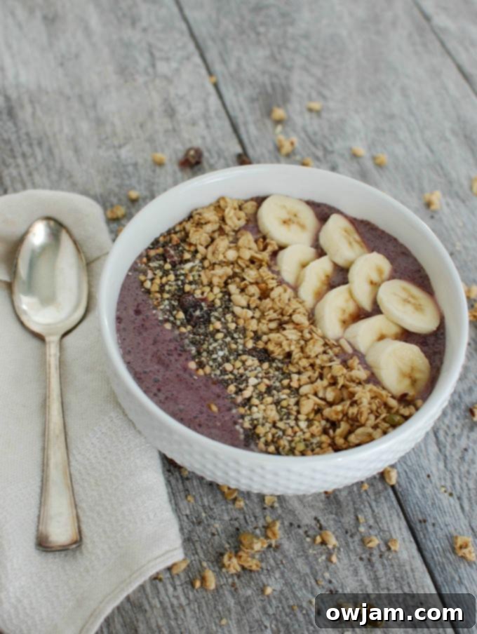 Superfood Smoothie Bowl - breakfast