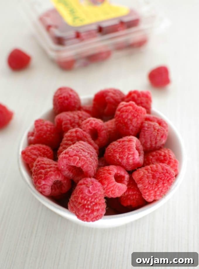Fresh, plump raspberries for pie baking