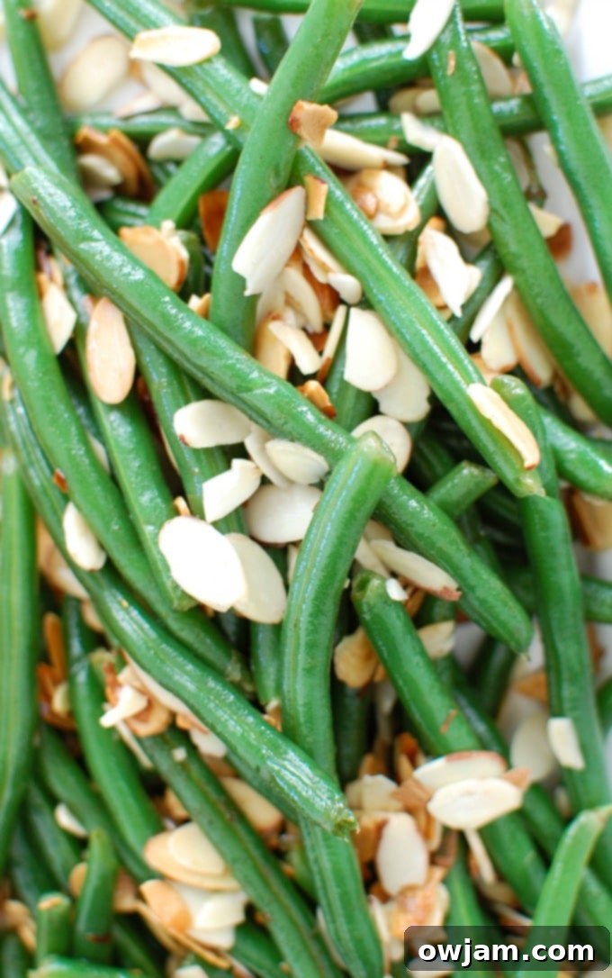 Brown Butter Almond Green Beans 5 A bowl of healthy Green Beans with Brown Butter and Toasted Almonds