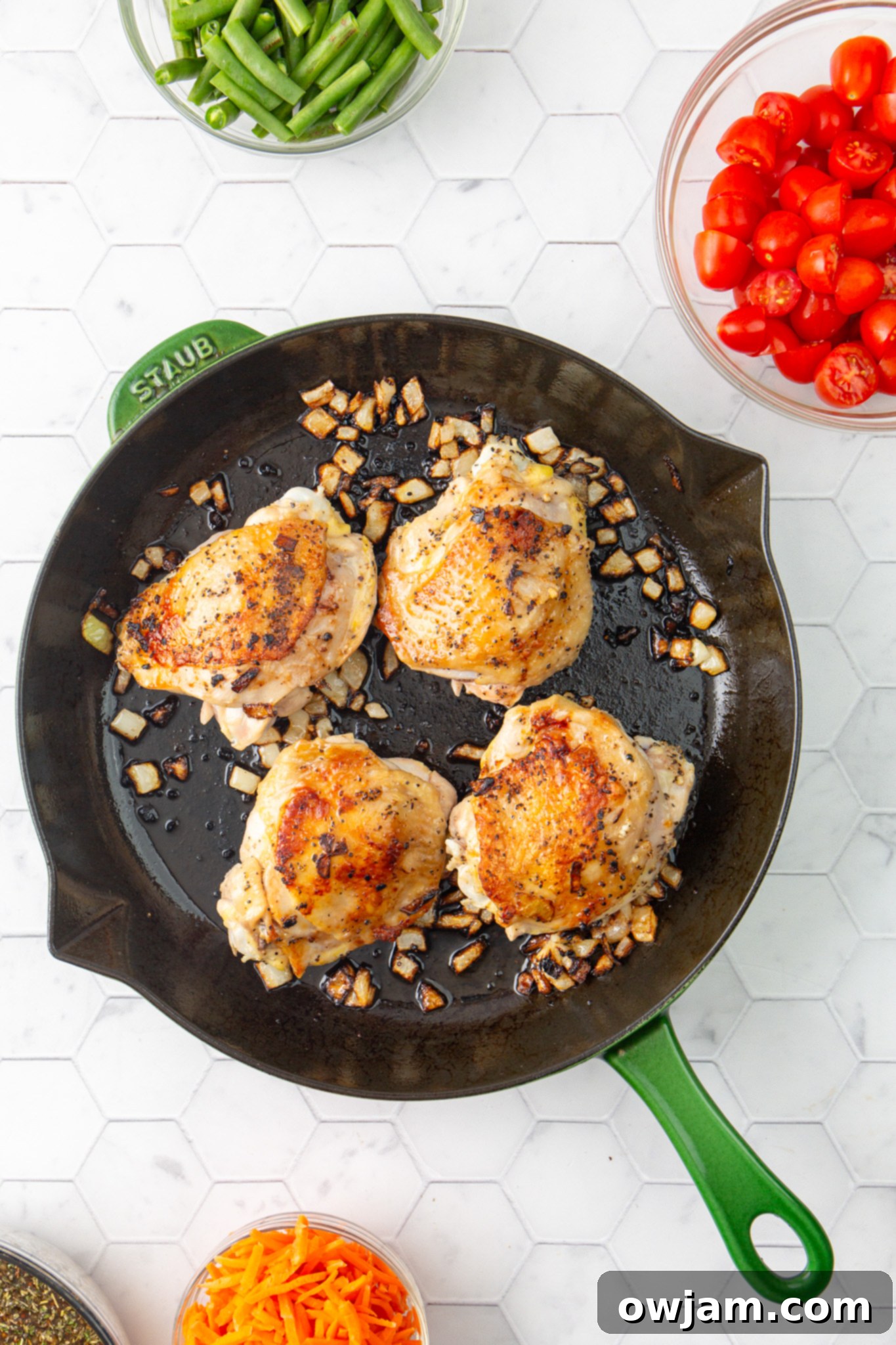 Effortless Balsamic Chicken Dinner 10 Easy Balsamic Chicken Recipe chicken in a skillet