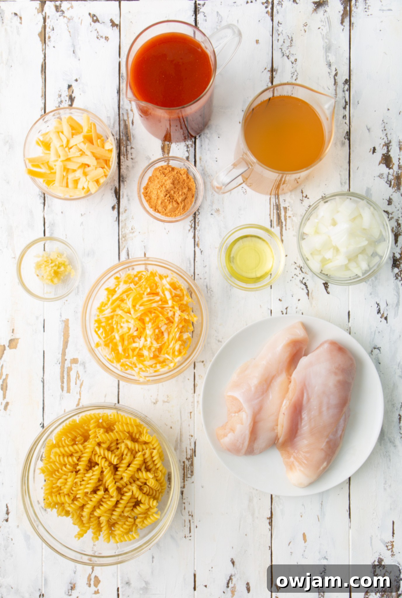 Creamy One-Pot Chicken Enchilada Pasta 3 One Pot Chicken Enchilada Pasta ingredients.