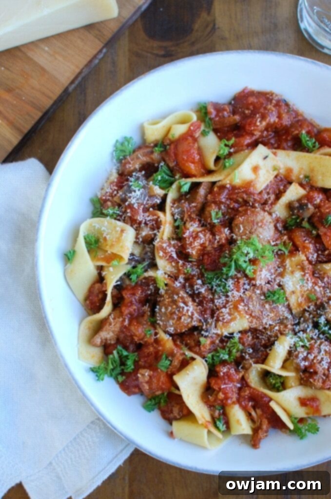 Slow Cooker Turkey Sausage Bolognese Sauce - the best sauce