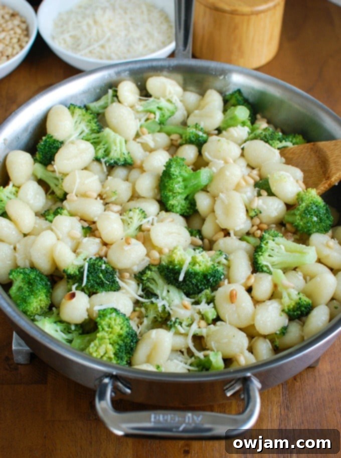 Nutty Brown Butter Gnocchi with Broccoli and Pine Nuts 2 Browned Butter Gnocchi with Broccoli and Pine Nuts - a simple, delicious and quick dinner idea