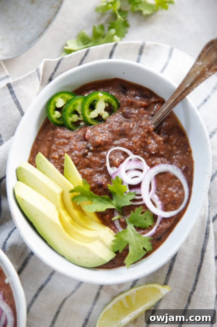 Easy Black Bean Soup (VEGAN!)
