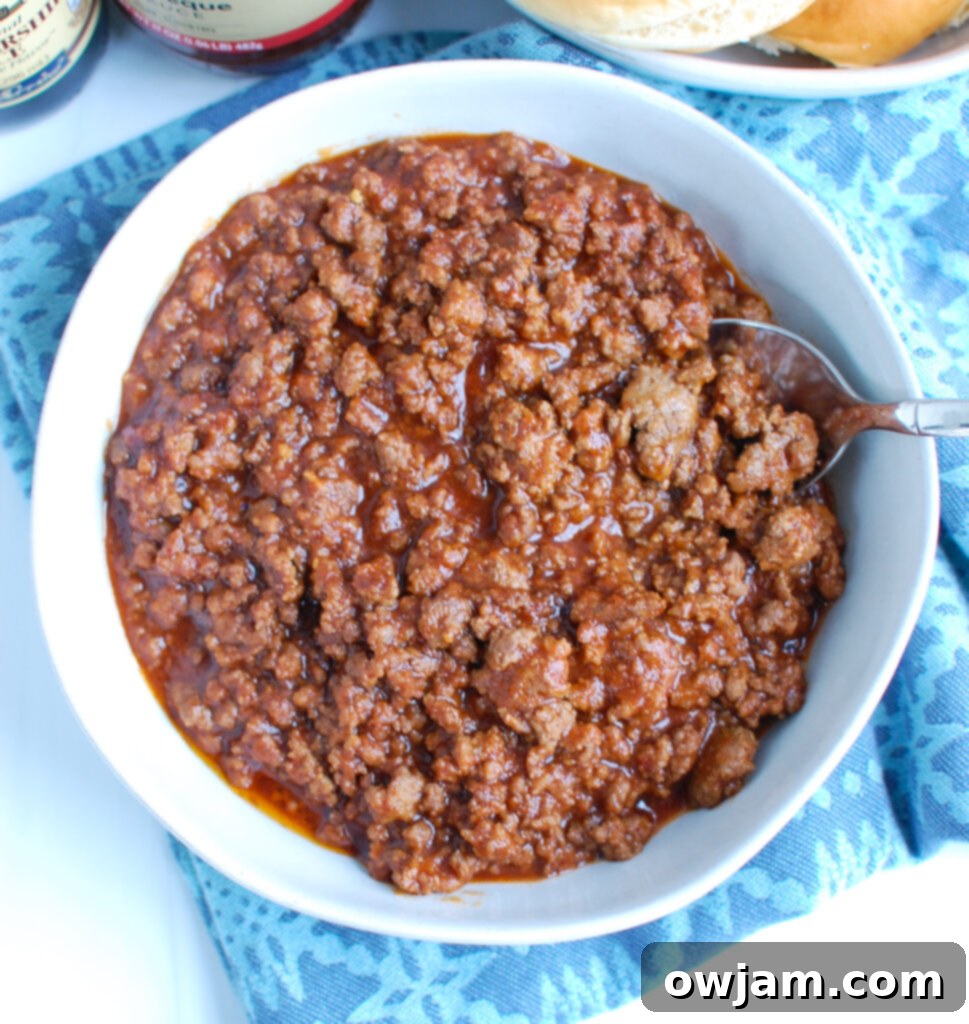 Quick and Easy Sloppy Joes 4 How to Make Sloppy Joes in bowl with spoon
