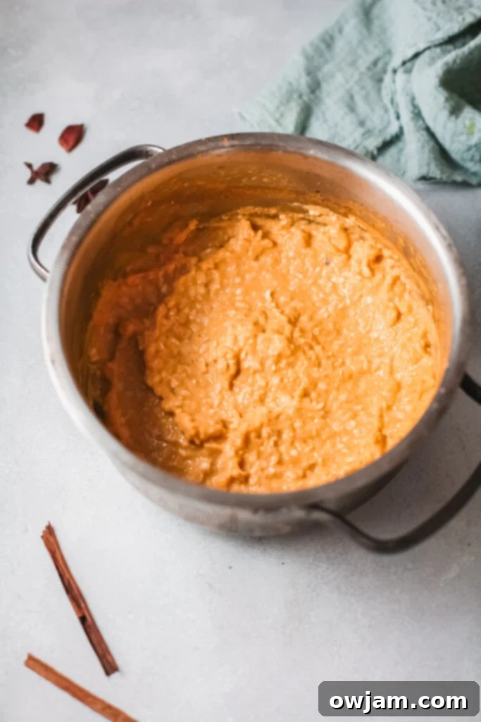 Easy Pumpkin Oatmeal in pot 