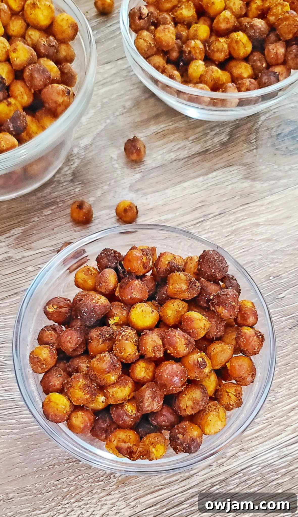 Crispy Air Fryer Chickpeas 3 Air Fryer Chickpeas in bowl
