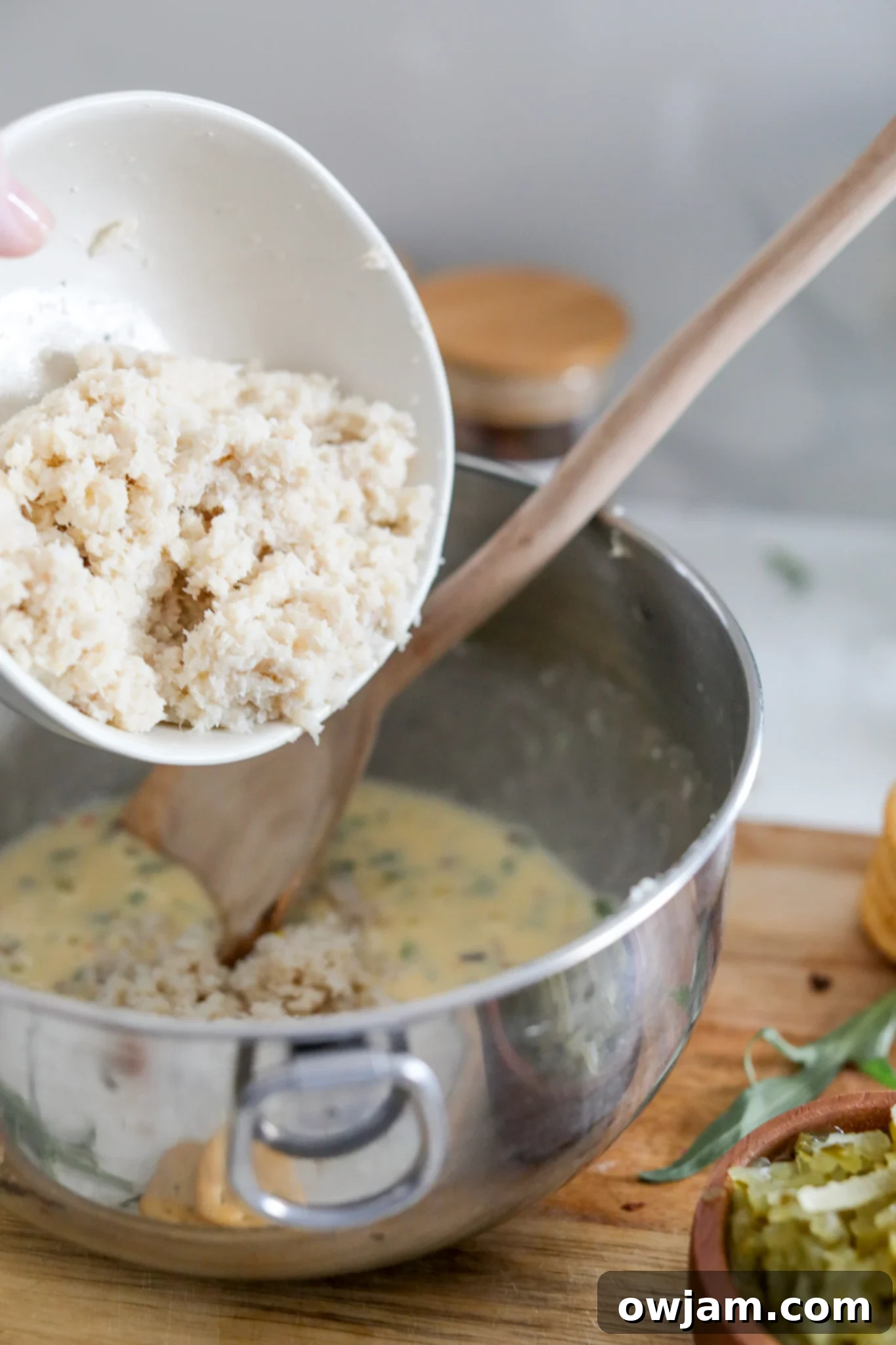 Effortless Crab Cake Perfection 6 Easy Crab Cake Recipe crab mixed in the bowl.