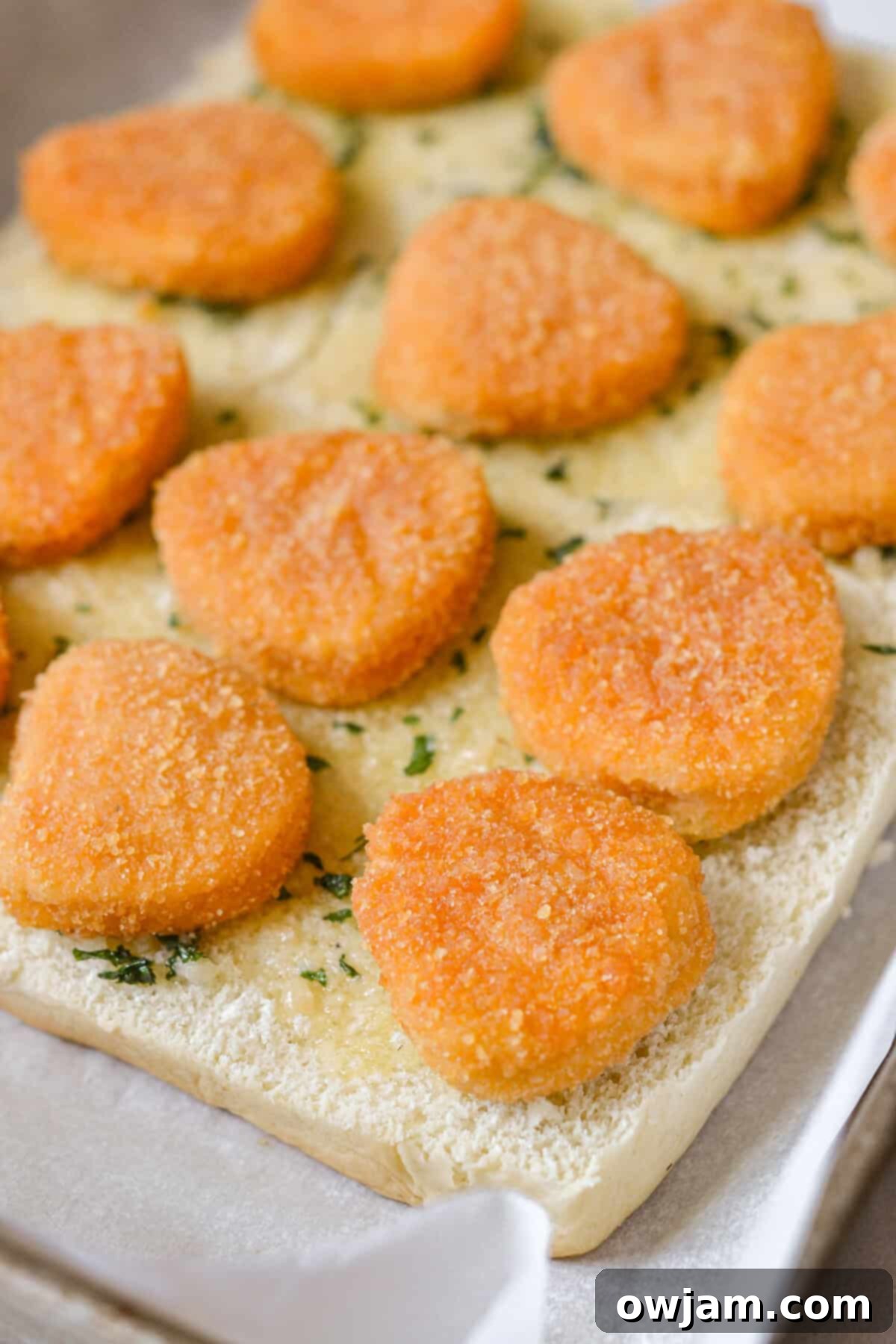 Speedy Chicken Parm Bites 8 Easy Chicken Parmesan Sliders adding chicken to sliders