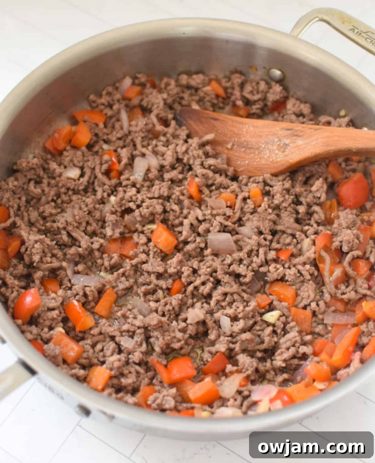 Mediterranean Beef Cabbage Skillet 8 Mediterranean Beef and Cabbage Stir-fry vegetables in beef in skillet